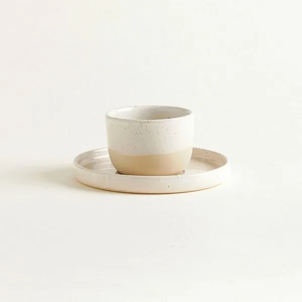 onomao onomao Handgemachte Untertasse aus Steinzeug | Kollektion TRADITIONELL, Sand, – Produktbild 2 von 2