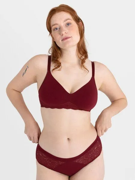 erlich textil erlich textil Elisabeth bügelloser BH mit Spitze aus Bio-Baumwolle, made in Europe, Weinrot, – Produktbild 3 von 6