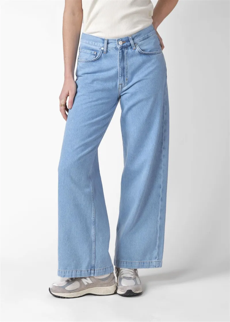Klitmøller Jeanshose Wide Leg Modell: Amelia, Extra light blue stonewash, – Produktbild 1 von 1