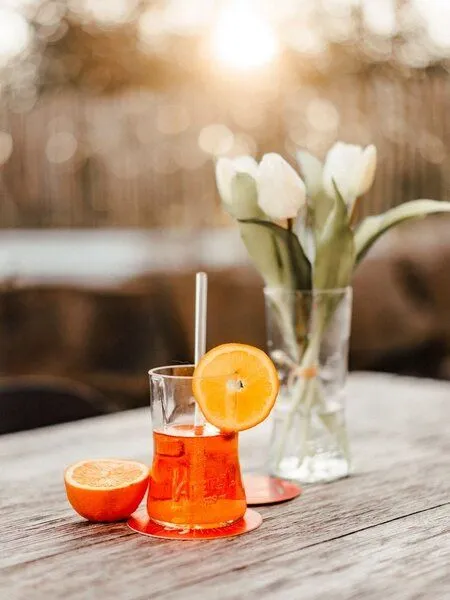 MaBe MaBe 16er Set Aperol Gläser Upcycling aus der 0,7l Flasche mit 16x Glashalm – Produktbild 3 von 4