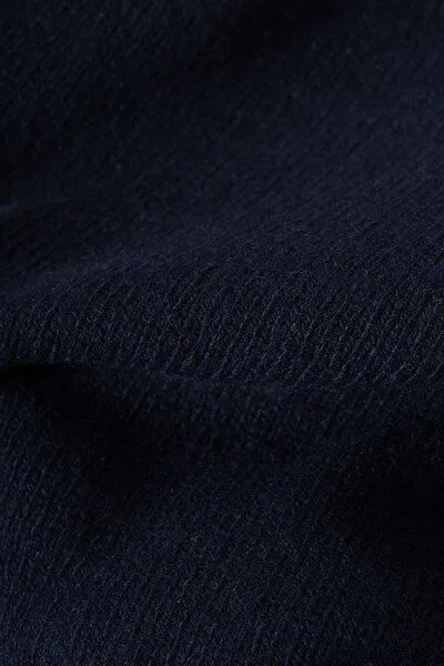 Rifò - Circular Fashion Made in Italy Rifò - Circular Fashion Made in Italy Stehkragenpullover aus recycteltem Kaschmir Modell: Clemente, Blau (blue mora), – Produktbild 4 von 4