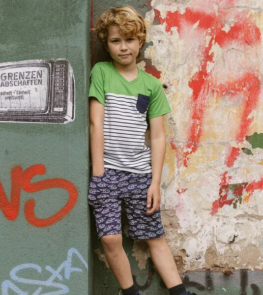 Sense Organics & friends in cooperation with GARY MASH Sense Organics & friends in cooperation with GARY MASH Kinder T-Shirt V-Ausschnitt aus Bio-Baumwolle, Grün, – Produktbild 4 von 4