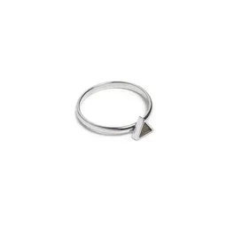 BeWooden BeWooden Ring mit Holzdetails - Motiv Dreieck – Produktbild 1 von 1