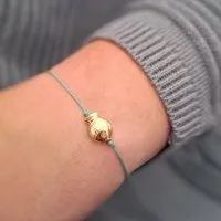 Bow & Hummingbird Bow & Hummingbird Armband auf Karte - Fisch - Gegen den Strom, Salbei, – Produktbild 1 von 1