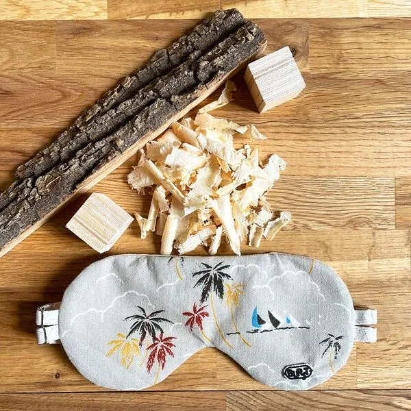 Burst Burst Schlafmaske wahlweise mit Lavendel, Zirbenholz oder Rosenblütenblätter, Lila, – Produktbild 8 von 8