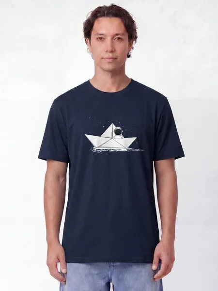 watapparel watapparel T-Shirt Unisex Astronaut in paper boat, French navy, – Produktbild 2 von 2