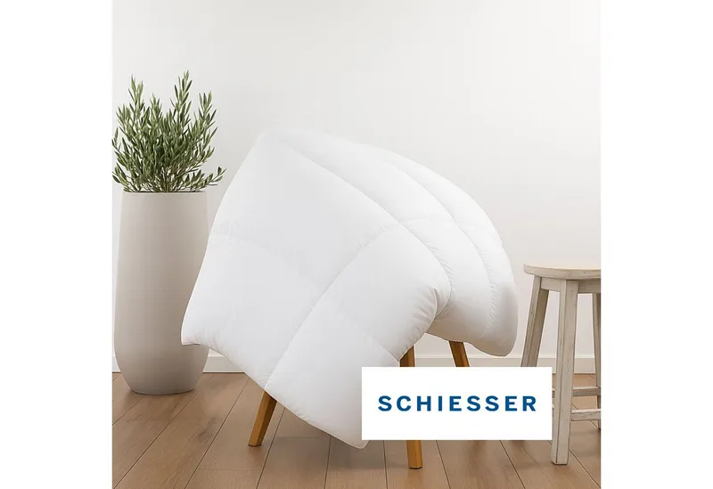 Schiesser Schiesser Microfaserbettdecke Feels like Down Bettdecke mit daunenähnlicher Mikrofaser-Füllung, superleichte, silikonisierten Hohlfasern, Weiß, – Produktbild 3 von 5