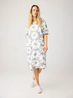 KnowledgeCotton Apparel KnowledgeCotton Apparel T-Shirt-Kleid mit Flower-Print aus Bio-Leinenmix – Produktbild 1 von 1