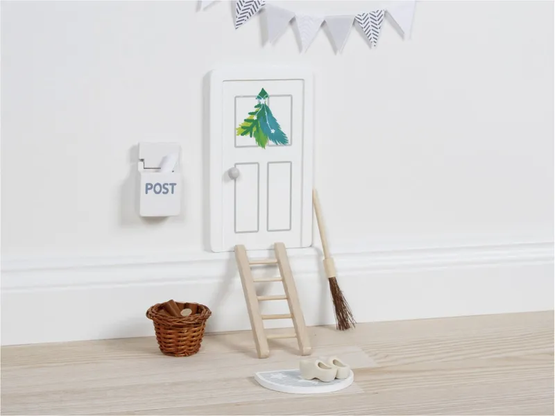 Goki goki Wichteltür aus Holz, 5-teilig, bunt lackiert Maße Tür 9 x 16 cm, Mehrfarbig, – Produktbild 2 von 2
