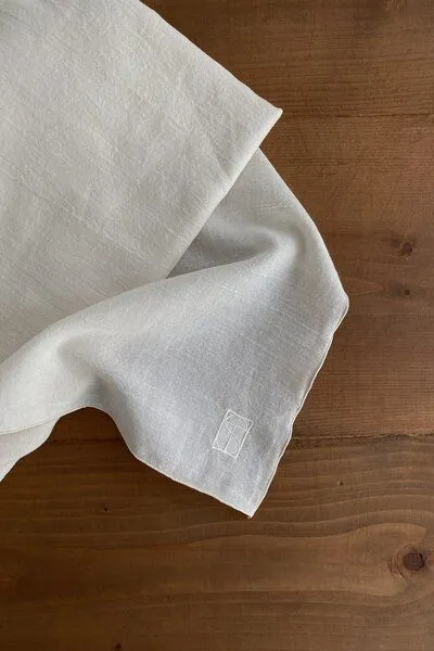 The Slow Label The Slow Label Sarong / Tuch aus Bio-Baumwolle / Crinkle, Undyed, – Produktbild 2 von 4