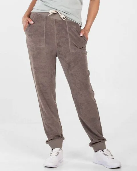 Alma & Lovis Alma & Lovis Frottier Jog-Pants aus Bio-Baumwolle | Velour Jog-Pants, Trüffel (grau), – Produktbild 2 von 4