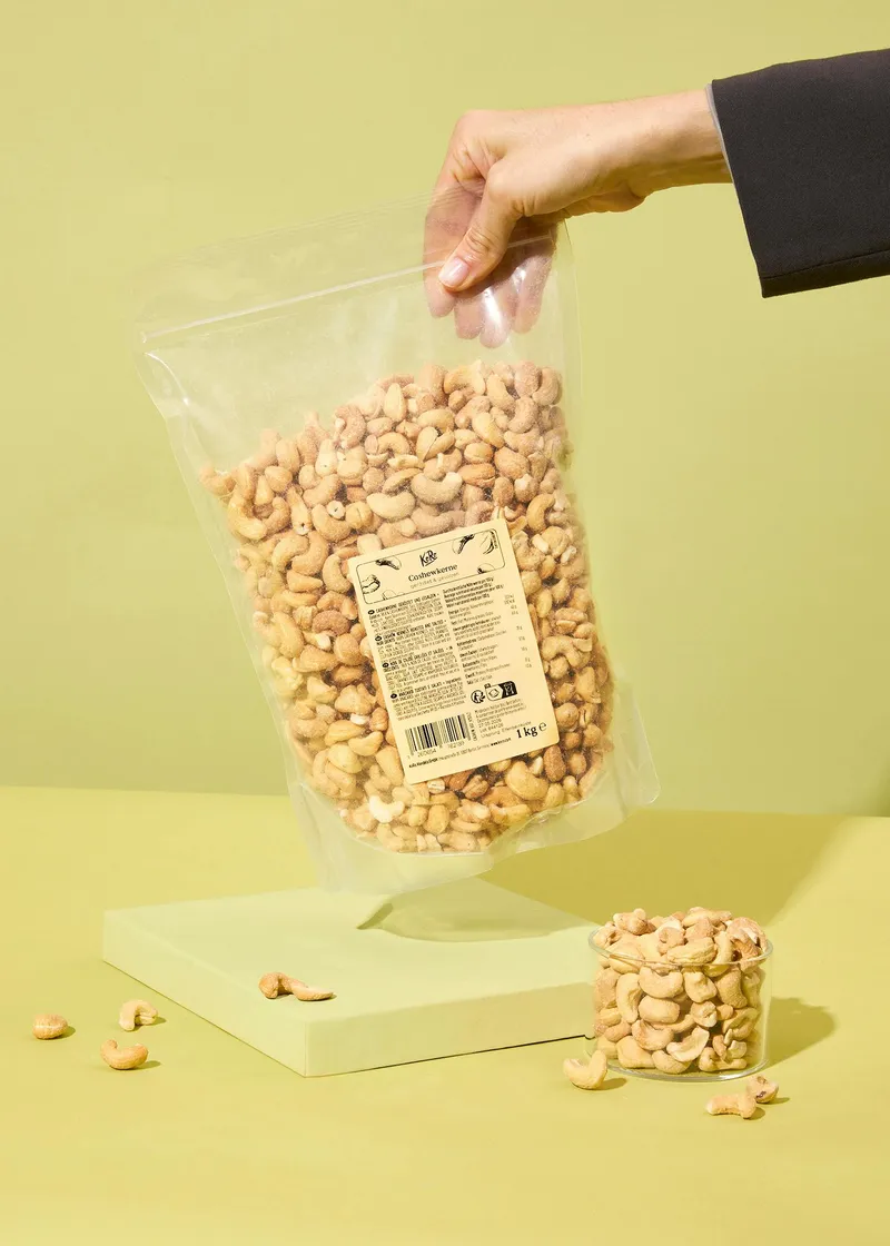 KoRo Geröstete und gesalzene Cashewkerne 1 kg – Produktbild 4 von 5