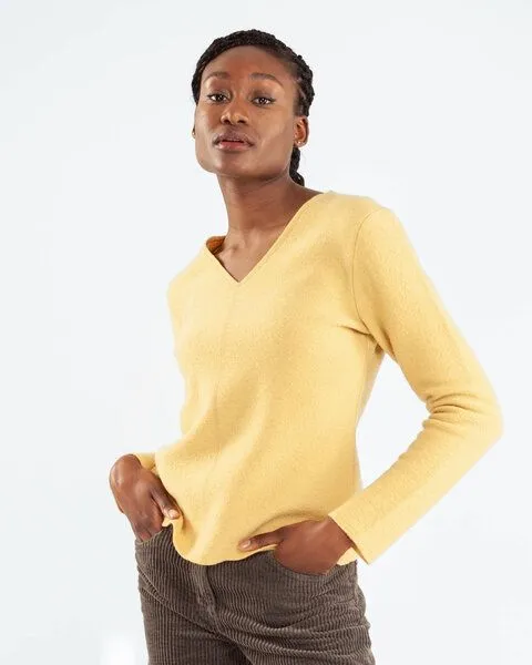 Alma & Lovis Alma & Lovis Pullover in Walkstoff aus reiner Bio-Wolle | Walk Sweater, Weizen (gelb), – Produktbild 3 von 4