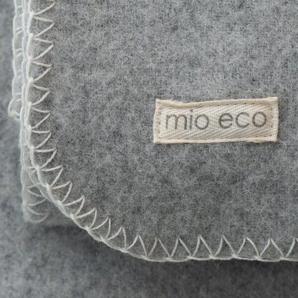 mio eco mio eco Kleine rustikale Kuscheldecke Elbwolle, Grau, – Produktbild 1 von 4