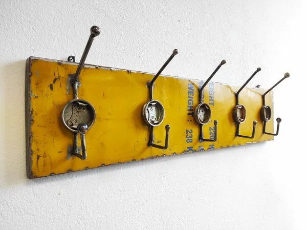 Moogoo Creative Africa Moogoo Creative Africa Garderobe -5 Haken- recycelte Ölfässer, Gelb, – Produktbild 4 von 4