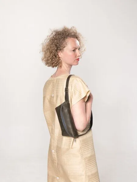 monday market monday market Bauchtasche Luca aus Pull-Up-Leder, Grün-grau, – Produktbild 4 von 4