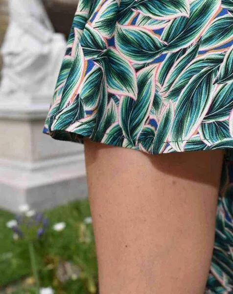 Aatise Aatise Langes Sommerkleid/Festkleid Zady mit Schmetterlingsärmel, 100% EcoVero, Grün2, – Produktbild 4 von 4