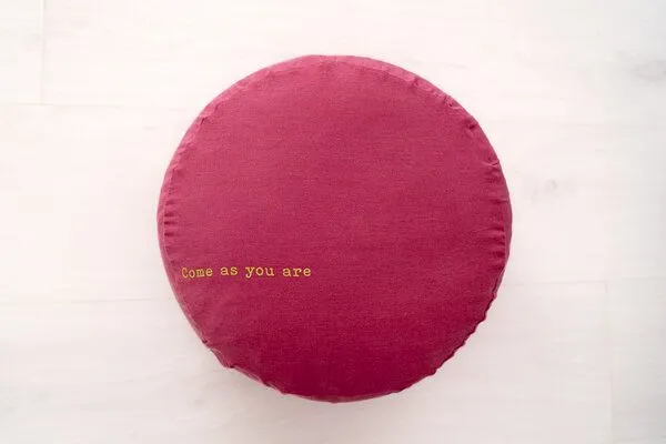 Goldwerk Schliersee Goldwerk Schliersee Meditationskissen Tencel® - Come As You Are, Malve, – Produktbild 1 von 4