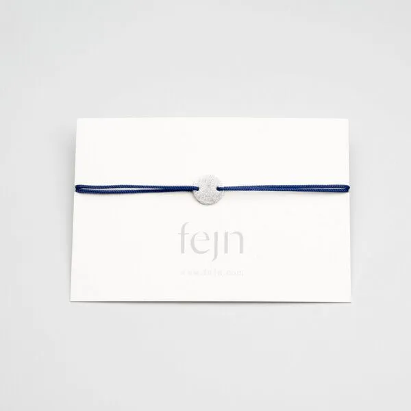 fejn jewelry fejn jewelry Armband 'satin disc' mit farbigen Textilband, Silber, – Produktbild 2 von 8