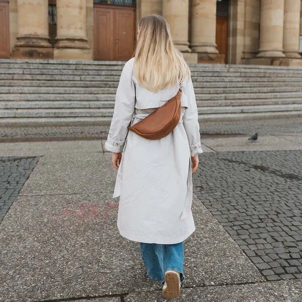 BOWLEANIES TASCHEN BOWLEANIES TASCHEN Moon Bag aus Lederfaserstoff, Braun mit silber, – Produktbild 4 von 4