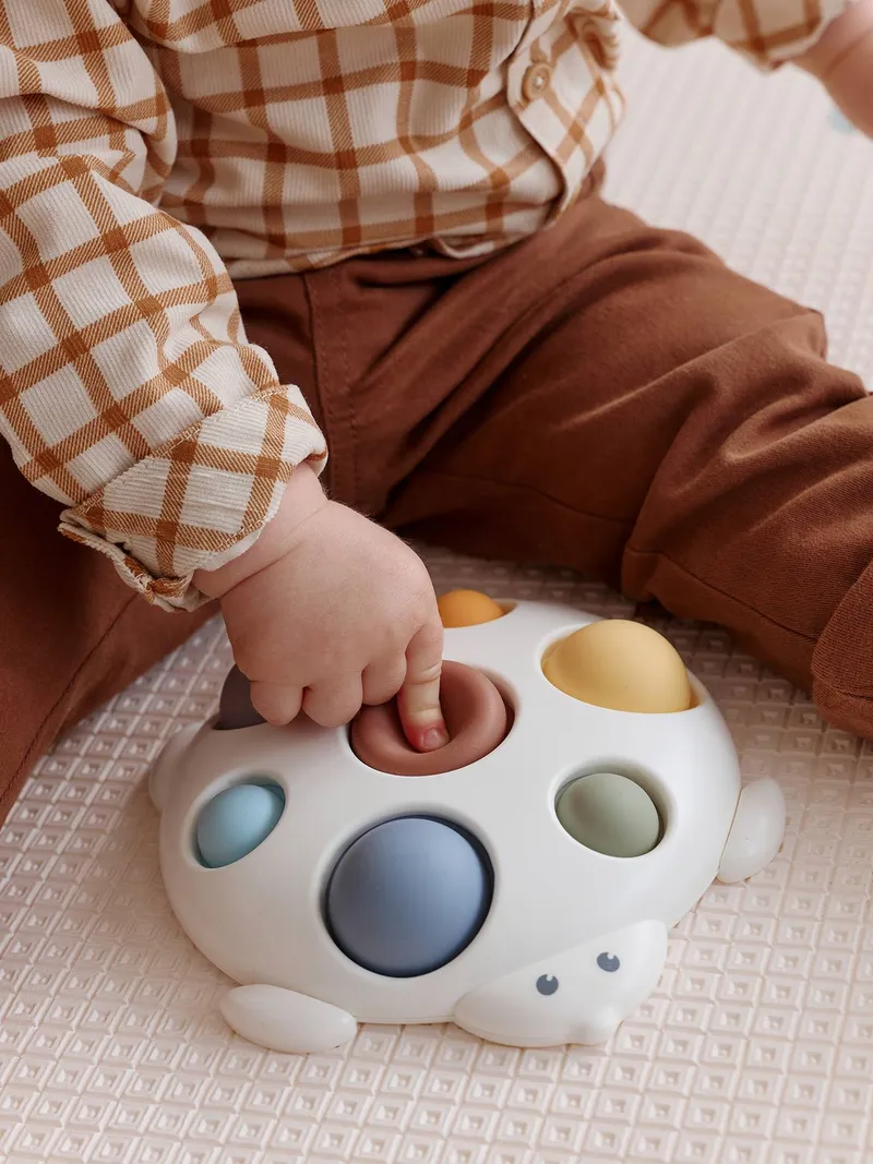 Vertbaudet Sensorik-Schildkröte mit Pop-It-Funktion, Weiß, – Produktbild 2 von 4