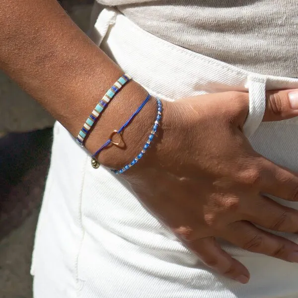 juni juni 3er-Armband-Set "Ocean Love" - Perlenarmbänder in blau / türkis mit Herz Armbändchen – Produktbild 4 von 4