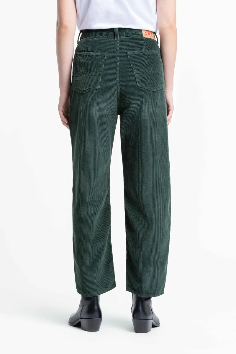 Kings Of Indigo Kings of Indigo Damen vegan Kordhose Leila Dunkelgrün, Dunkelgrün, – Produktbild 1 von 2