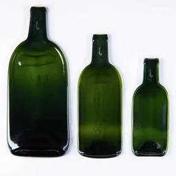 Plates et Culotées Upcycling-Servierplatte aus Weinflaschen – weiß & grün von Plates et Culotées - Servierteller – Produktbild 1 von 1