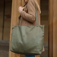 BOWLEANIES TASCHEN BOWLEANIES TASCHEN Mom Bag | Großer Shopper aus Lederfaserstoff mit Reißverschluss – Produktbild 1 von 1