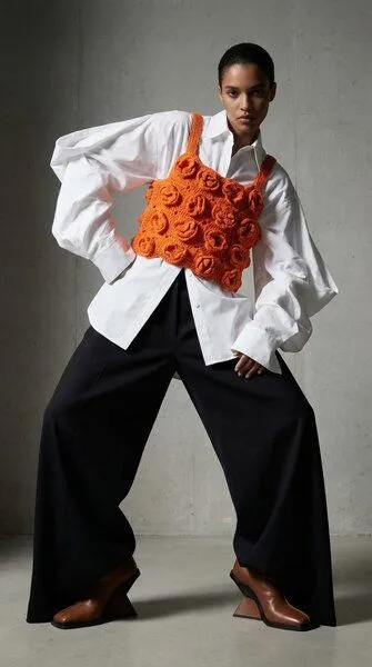 KnitToChange KnitToChange Handgehäkeltes Crop-Top mit 3D-Blüten in Orange – Produktbild 1 von 4