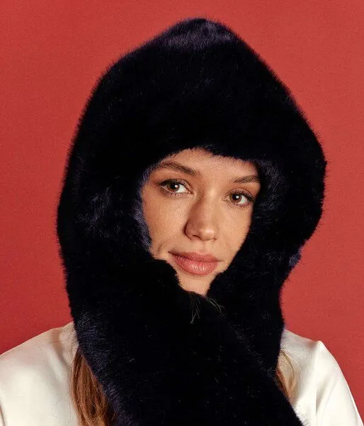Ashoka Paris Ashoka Paris Kapuzenschal Suzon aus veganem Kunstpelz Marineblau – Produktbild 2 von 4