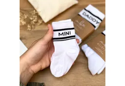 MeinBaby123® Tennissocken Geschenk Geburt Baby, Geschenkidee Schwangerschaft (Set, 1 Paar inkl. Baumwollsäckchen und Karte) Geschenk Neugeborenes, Mini, Babyparty – Produktbild 1 von 1