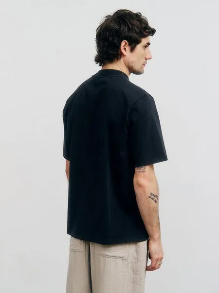 Rotholz Rotholz T-Shirt mit breitem Kragen aus Bio-Baumwolle, Schwarz, – Produktbild 4 von 4