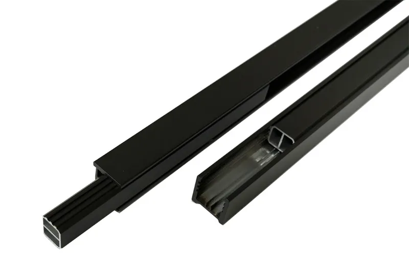 woodstore24 Universal U-Profil für WPC Zäune, anthrazit, geeignet für Füllelemente bis 20 mm 27 x 27 mm, Schienenlänge: 200 cm mit 20 cm Abstandshalter – Produktbild 1 von 1