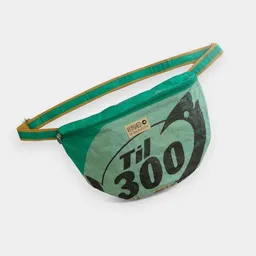 REFISHED fair fashion REFISHED fair fashion BUM BAG XL spezieller Gurt | Upcycelte Bauchtasche – Produktbild 1 von 1