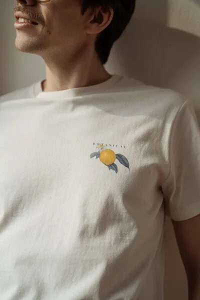 Kultgut Kultgut Artdesign - Shirt aus recycelter Biobaumwolle / Botanical Gardens, Natur, – Produktbild 3 von 4