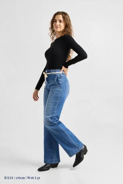 DAWN Damen Jeans DEW Flared High Waist French Pocket DAWN Bio-Baumwolle, Bright blue, – Produktbild 4 von 6