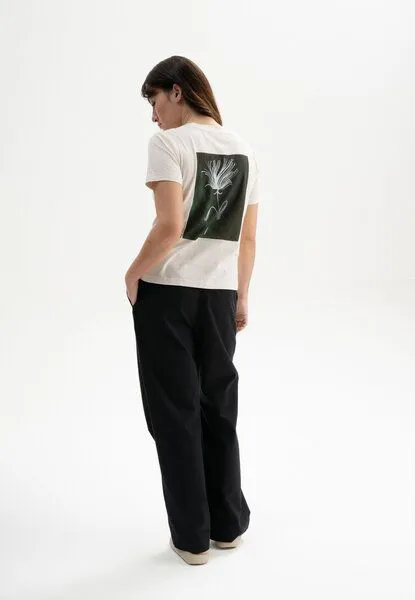 MELA T-Shirt Artist Edition Kaja | von MELA | Fairtrade & GOTS zertifiziert, Cream melange / botanical print grün, – Produktbild 3 von 4