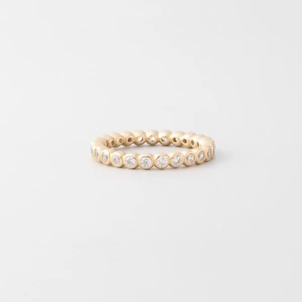 fejn jewelry fejn jewelry Ohrringe 'sparkle huggie' - Creolen mit Zirkonia, Gold, – Produktbild 2 von 7