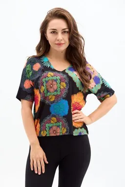 KOKOworld KOKOworld Bluse Soso Be My Valentine Damen – Oversize T-Shirt mit V-Ausschnitt & Ellbogenärmel – aus nachhaltiger Viskose – perfekt für Yoga, Pilates & Alltag – fair in der EU produziert – Produktbild 1 von 1