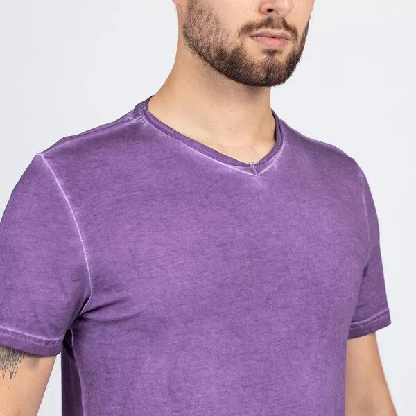 Lexi&Bö Lexi&Bö Herren Basic V-Neck mit Effektwaschung, Grape compote (lila), – Produktbild 4 von 4