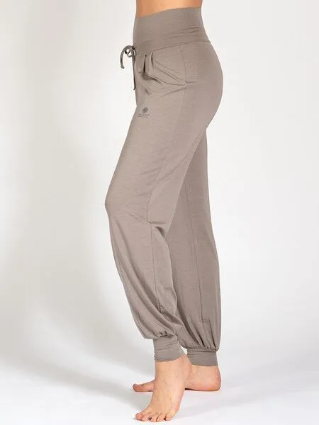 Magadi Magadi Yoga- und Wohlfühlhose FLORENCE aus weichem Naturmaterial, Natur (dust), – Produktbild 3 von 4