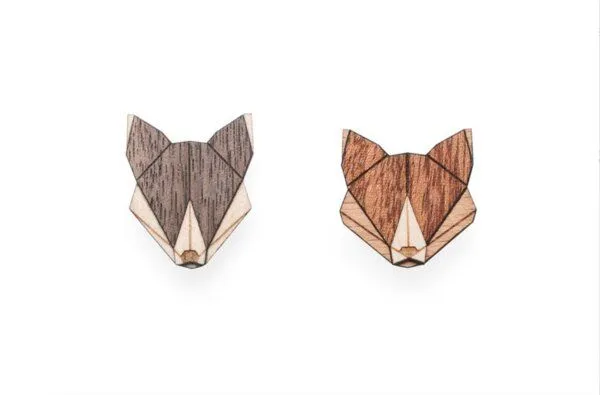 BeWooden BeWooden Broschen aus Holz – Wolf + Fuchs Set – Produktbild 2 von 4