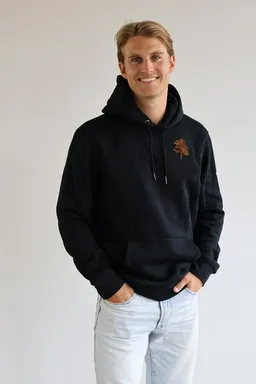 Kultgut Kultgut Hochwertiger, weicher Kapuzenpullover aus reiner Biobaumwolle / Little Tree in echter Woodoptik – Produktbild 1 von 1