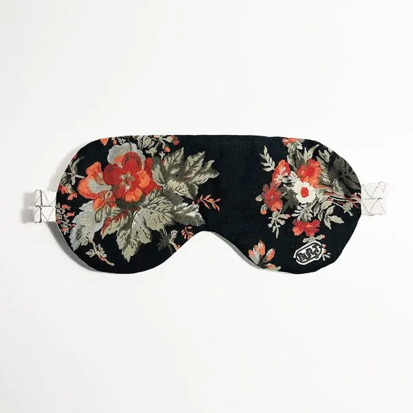 Burst Burst Schlafmaske wahlweise mit Lavendel, Zirbenholz oder Rosenblütenblätter, Lila, – Produktbild 1 von 8