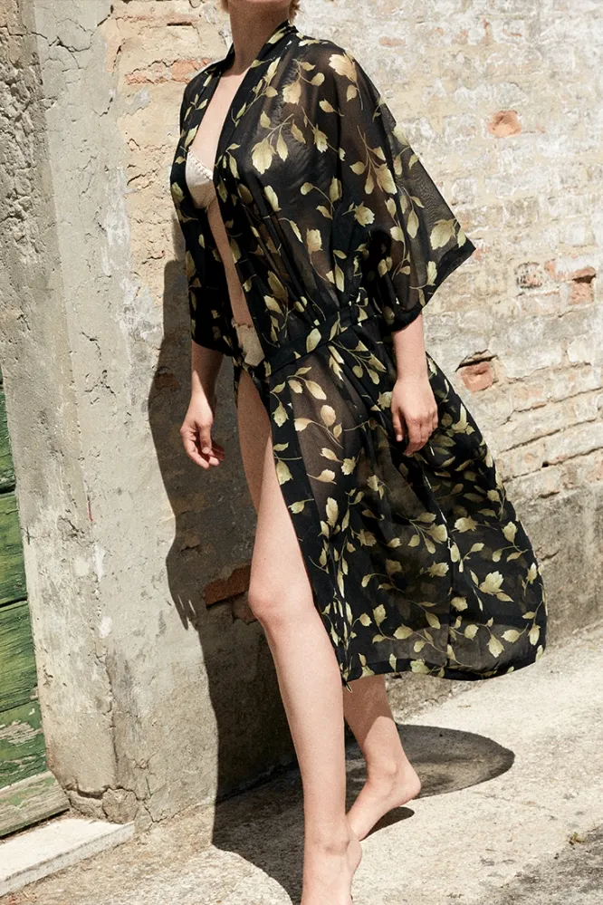 Anekdot Anekdot Damen vegan Robe Sheer Leaf, Schwarz, – Produktbild 2 von 2