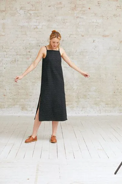 Jyoti - Fair Works Jyoti - Fair Works Bio-Baumwoll Kleid Renu Ikat, Grau, – Produktbild 2 von 4