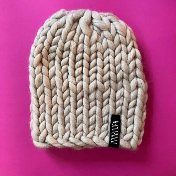 PANAPUFA PANAPUFA Handgestrickte Chunky Beanie – 100 % Merinowolle, Beige, – Produktbild 1 von 8