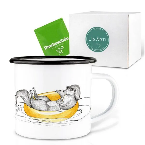 LIGARTI Emaille Tasse – Urlaubshund – LIGARTI Tiermanufaktur – Produktbild 3 von 4
