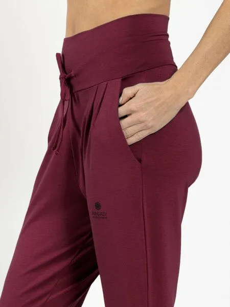 Magadi Magadi Yogahose FRANCIS aus Naturmaterial, Rot (dark red), – Produktbild 3 von 4
